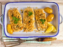 Риба хек (филе от треска) с хрупкава билкова коричка на фурна - снимка на рецептата